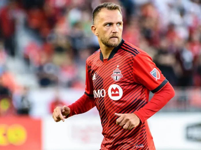 Domenico Criscito will leave Toronto with immediate effect. Contract to be terminated by mutual agreement. 🚨🔴 #TorontoFC <a href="/SkySport/">skysport</a>

Criscito will return to Italy as he has not decided his future yet. Toronto, now at work to sign new left back. #MLS
