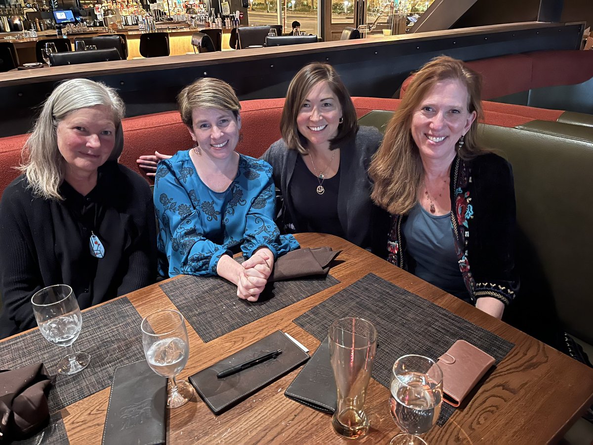 .<a href="/LizGaufberg/">Elizabeth Gaufberg</a> and I were so thrilled to meet up with #HMImuseum fellows <a href="/whole_patients/">Margaret “Meg” Chisolm, MD</a> and <a href="/SsmRad/">Sarah Sarvis Milla MD FAAP</a> for dinner last night. Both are doing such meaningful work, so proud to know them! #AAMC22