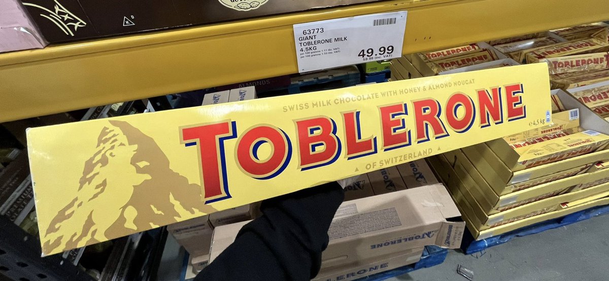 Size of this Toblerone, 4.5 kilos, you don’t see that in a duty free 😆