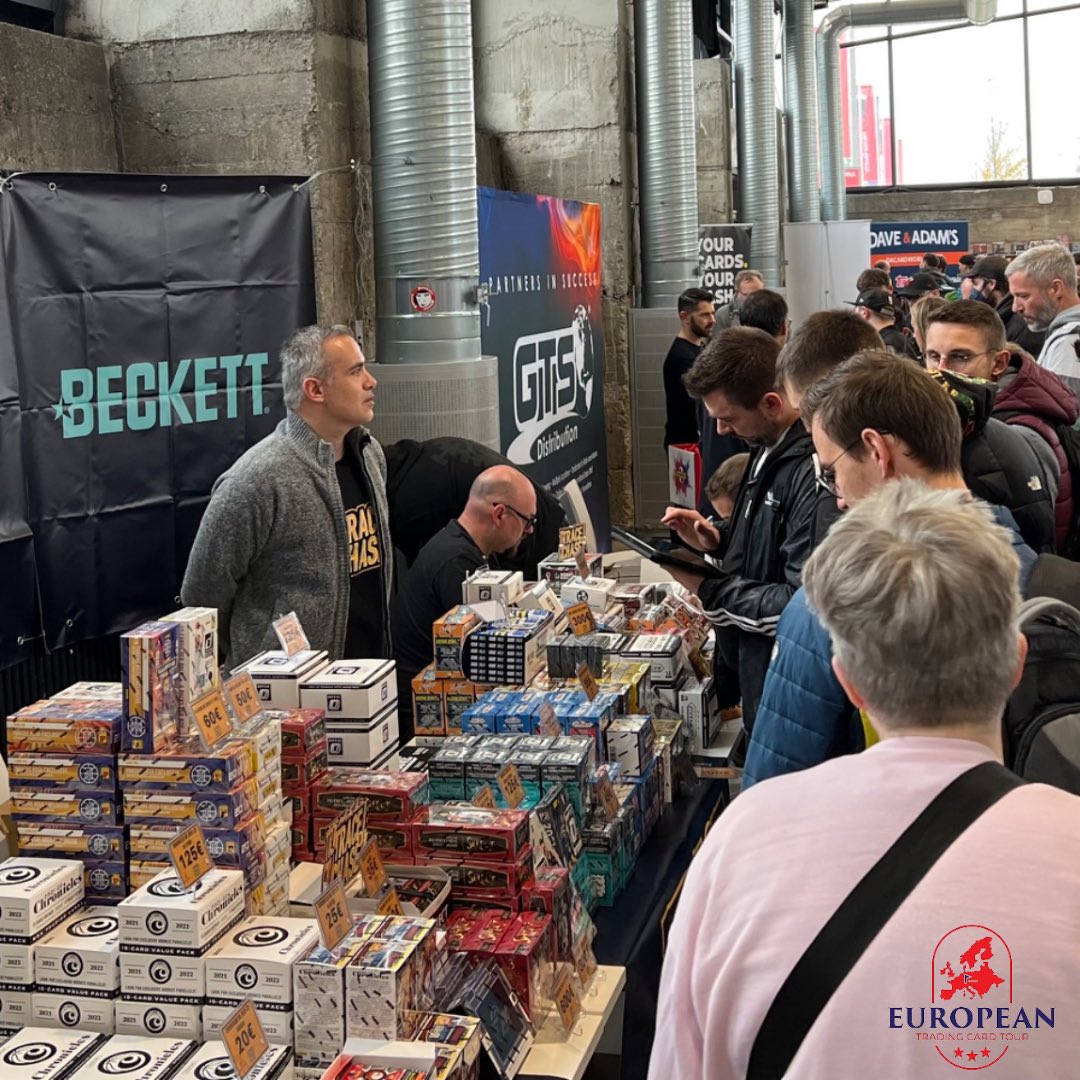 tracenchase's tweet photo. Munich, it’s been a blast💥
Thank you everyone for joining us at the #EuropeanTradindCardTour and for stopping by our booth🔥

Read all about it
👉🏼https://t.co/7OXMxkg8kY

#thehobby #tracenchase #cardshow #paniniamerica #dashobby #whodoyoucollect #RC #bycollectorsforcollectors https://t.co/XO37H9Mfmn