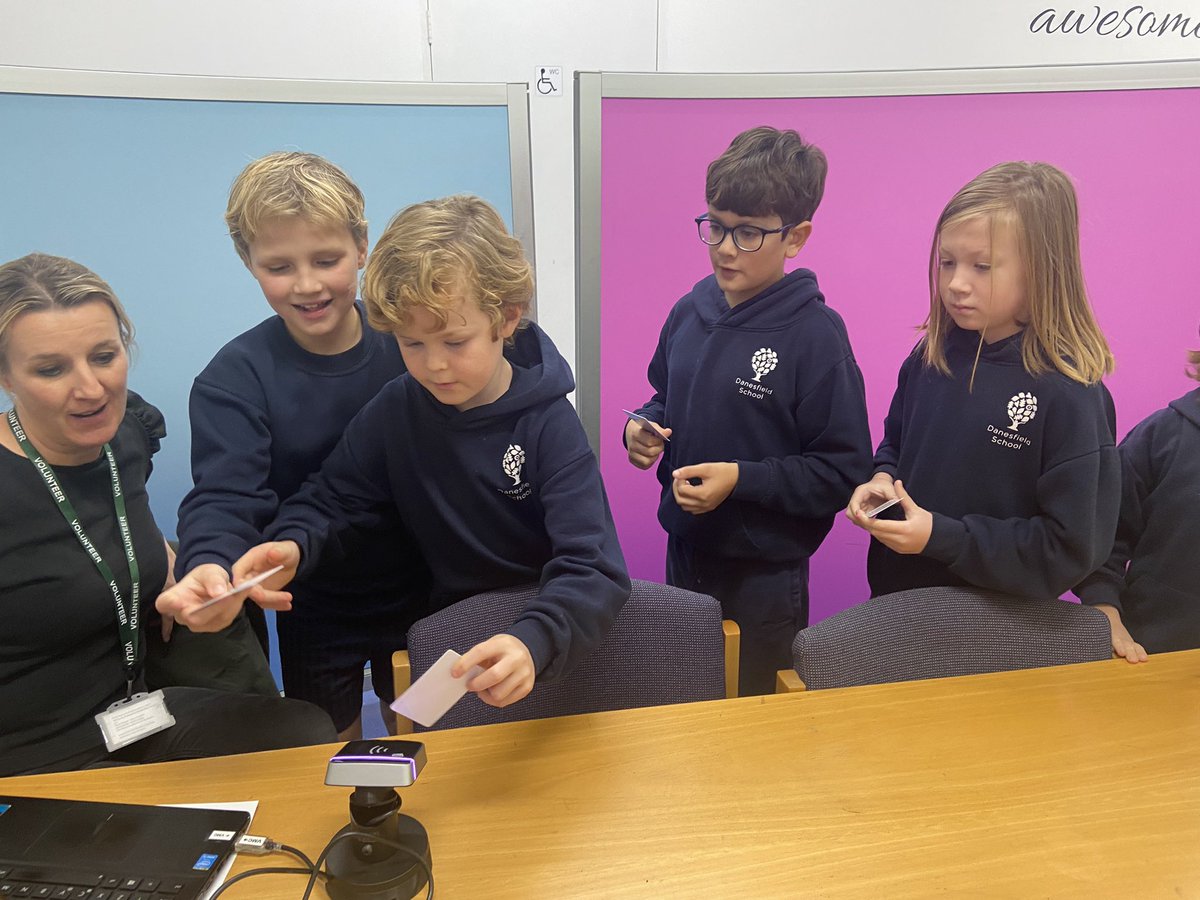 DanesfieldY4's tweet photo. 4C loved using the bank for the first time today! Some were so excited that they have already gone overdrawn… 😬 #spendorsave #DanesfieldBank @DanesfieldSchl @VMCCashless https://t.co/NVy8xrTI1R