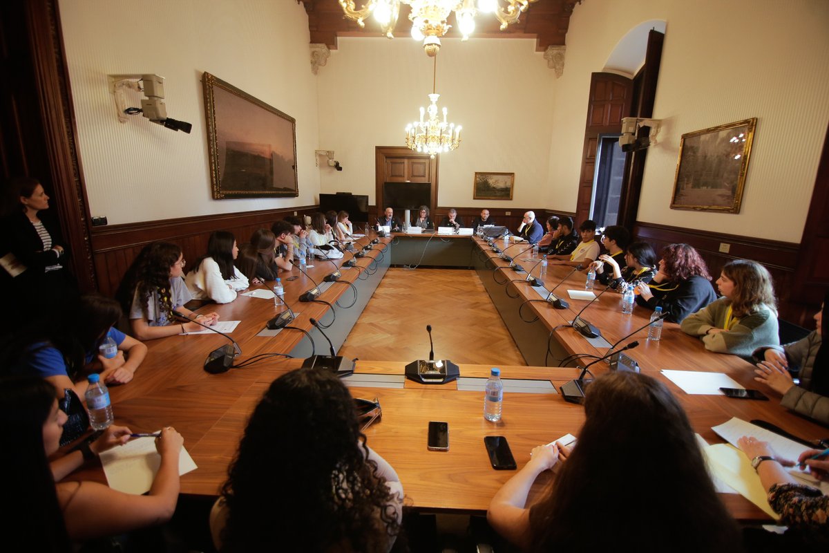 Parlament de Catalunya tweet media