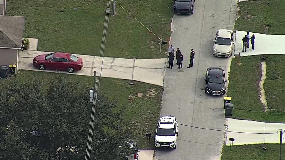 #RightNow we're in Poinciana on Rio Grande Forest Ln for a hit and run involving a juvenile. Active search scene with @PolkCoSheriff. Avoid this area! See more on this story @abcactionnews @FOX13News and @10TampaBay #SkyFOX1