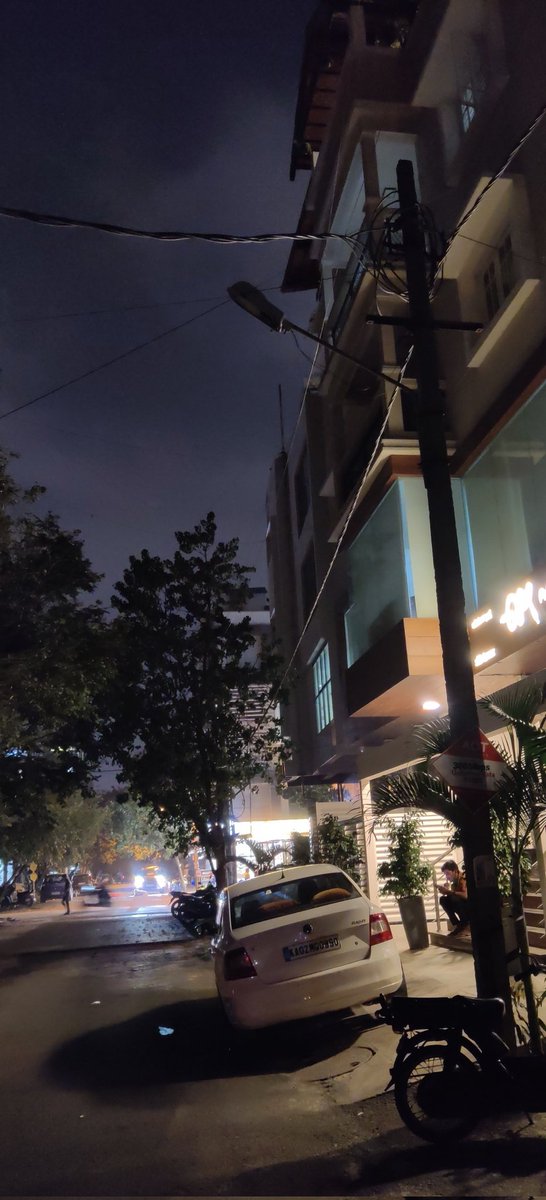 vjayppatel's tweet photo. @BBMPCOMM sir tired of giving complaints , still they are not fixing street light. HSR layout 6th main 14th b cross https://t.co/arjLXKiDN6