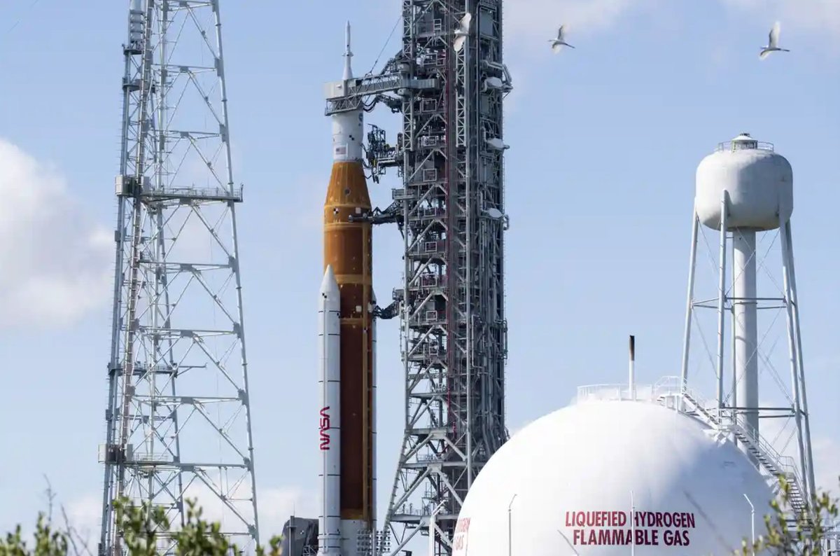 WaterRokit's tweet photo. #Artemis1 is set to launch tomorrow! Will it go ahead this time? Tell us your thoughts in the comments๐
@NASA @NASAArtemis #nasa #nasaartemis #artemis #rocket #rocketlaunch #missionlaunch #stem #stemactivites #stemeducation #stemlearning #waterrocket #waterrokit https://t.co/vCx3VLECCo