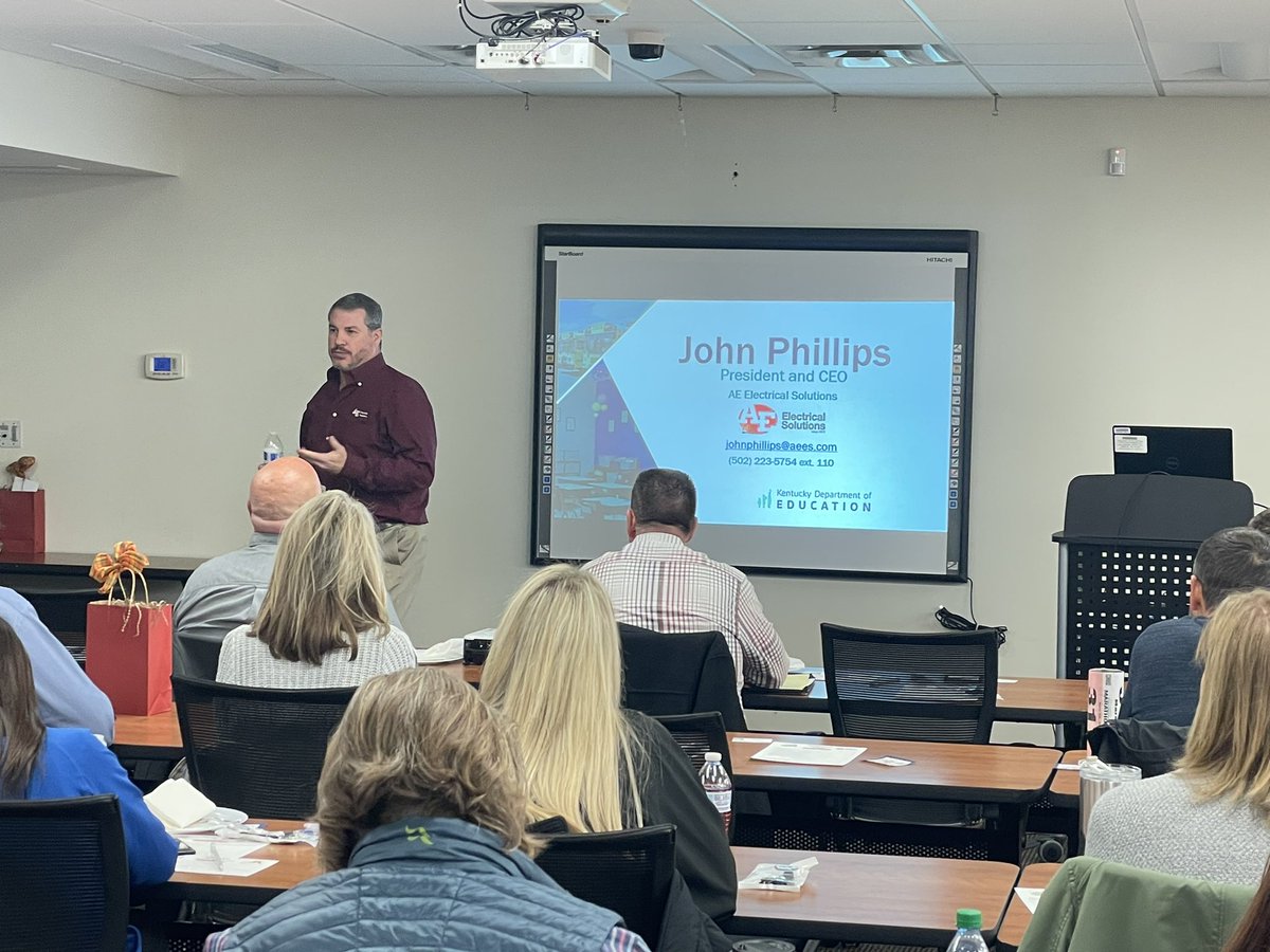 LSlaughter225's tweet image. Employer engagement is essential to building strong, industry-aligned education and training programs.  Hope Harp from IN/KY/OH Regional Council of Carpenters &amp;amp; Millwrights, as well as John Phillips with AE Electrical Solutions, are leading the charge in KY!  #NAW2022