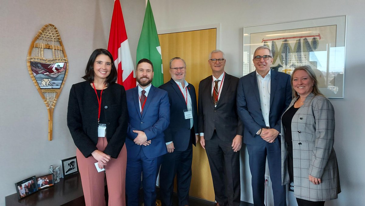 Hotels Canada tweet media