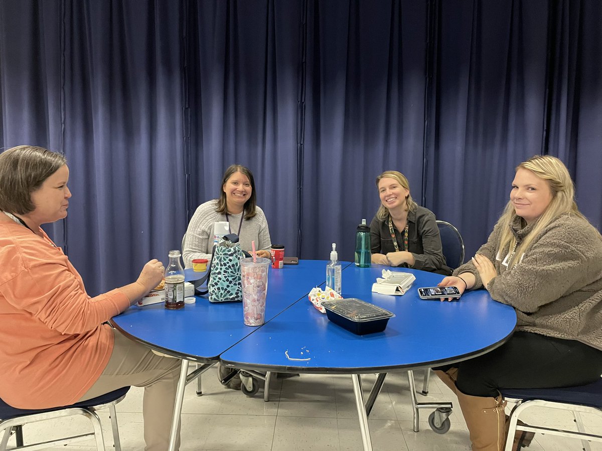 Thankful for lunches with my awesome team!! <a href="/OldPointeElem/">Old Pointe Elem</a>