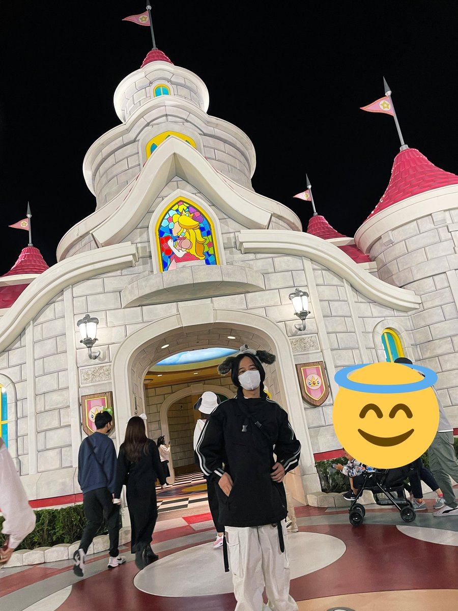 AYAORIMAN's tweet photo. 夜中のマリオワールドはほぼ背景バグ https://t.co/SsvEydWBcE