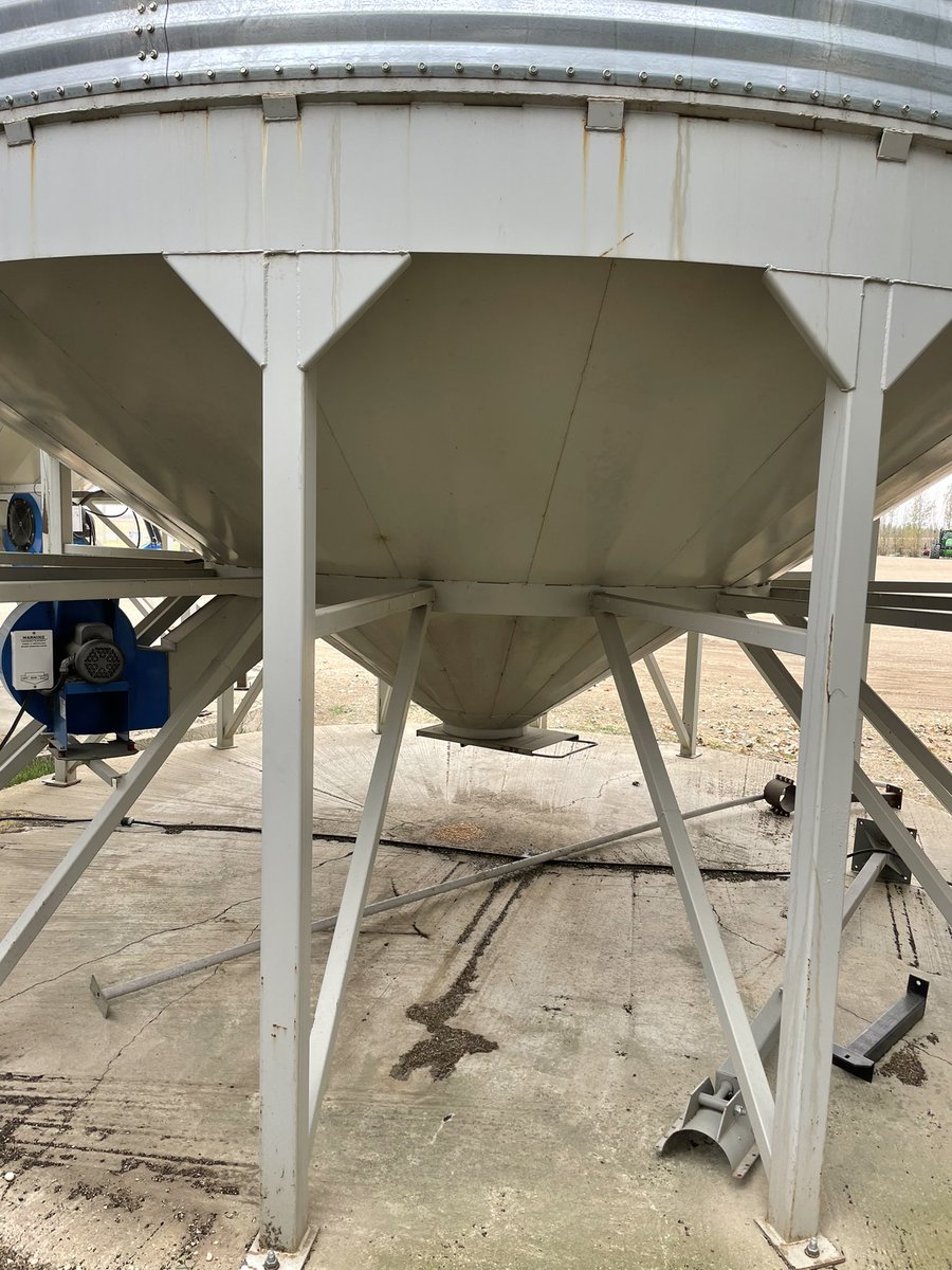 I’m sure someone is in need of 3x 21’ hopper cones only! So for sale Peloquin hopper cones. 21 ‘ diameter.  Has air. Fans could be included but at extra cost. Nothing wrong with them. Just upgraded to newer ones because needed 30’ clearance for dryer upgrades. Avail this winter.
