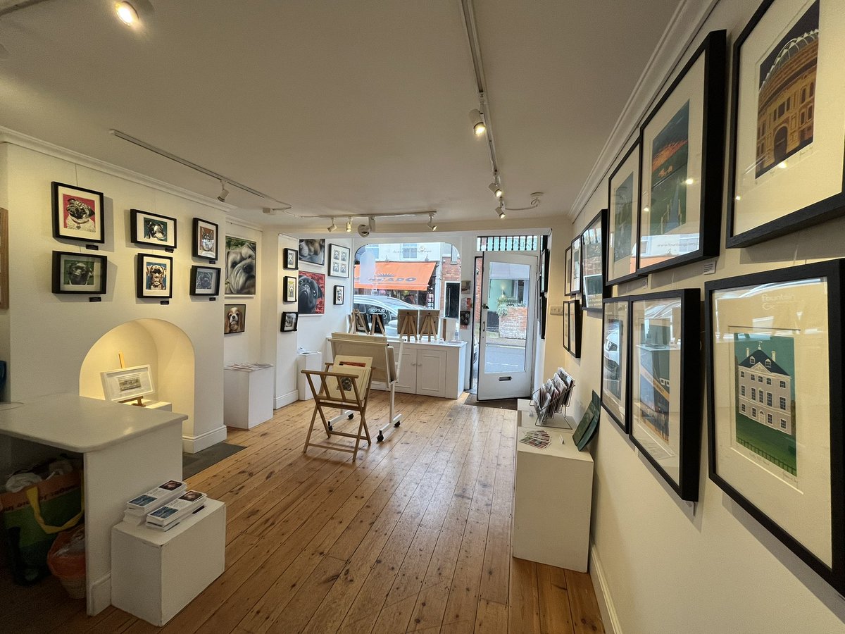 FountainBonanza's tweet photo. Be sure to check out all corners in our show with linocut views by @jennie_ing and portraits by @timothysuttonuk now in 2nd week. Don’t miss us. 
#portraits #painter #linocut #printmaking #eastmolesey #bridgeroad #gallery https://t.co/GxUxMACcz0