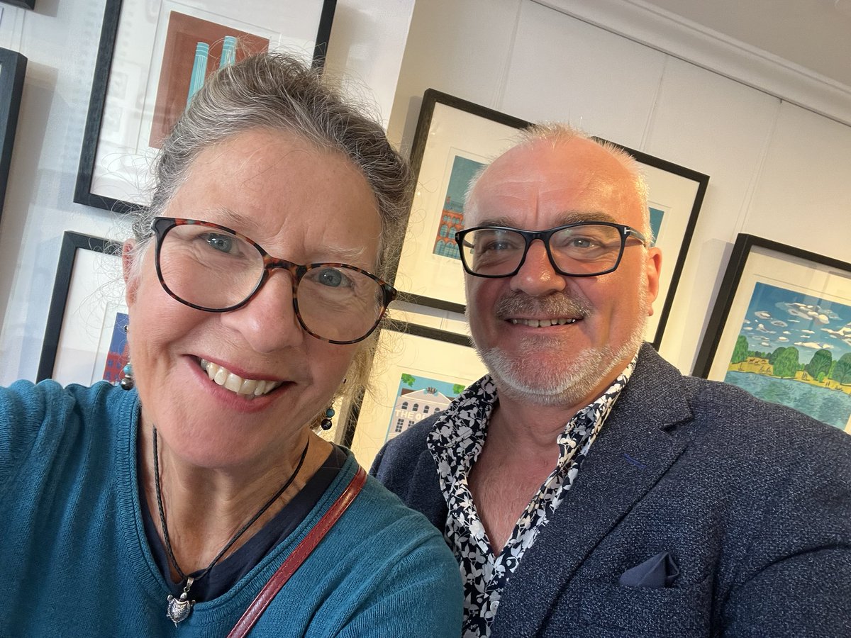 FountainBonanza's tweet photo. Be sure to check out all corners in our show with linocut views by @jennie_ing and portraits by @timothysuttonuk now in 2nd week. Don’t miss us. 
#portraits #painter #linocut #printmaking #eastmolesey #bridgeroad #gallery https://t.co/GxUxMACcz0