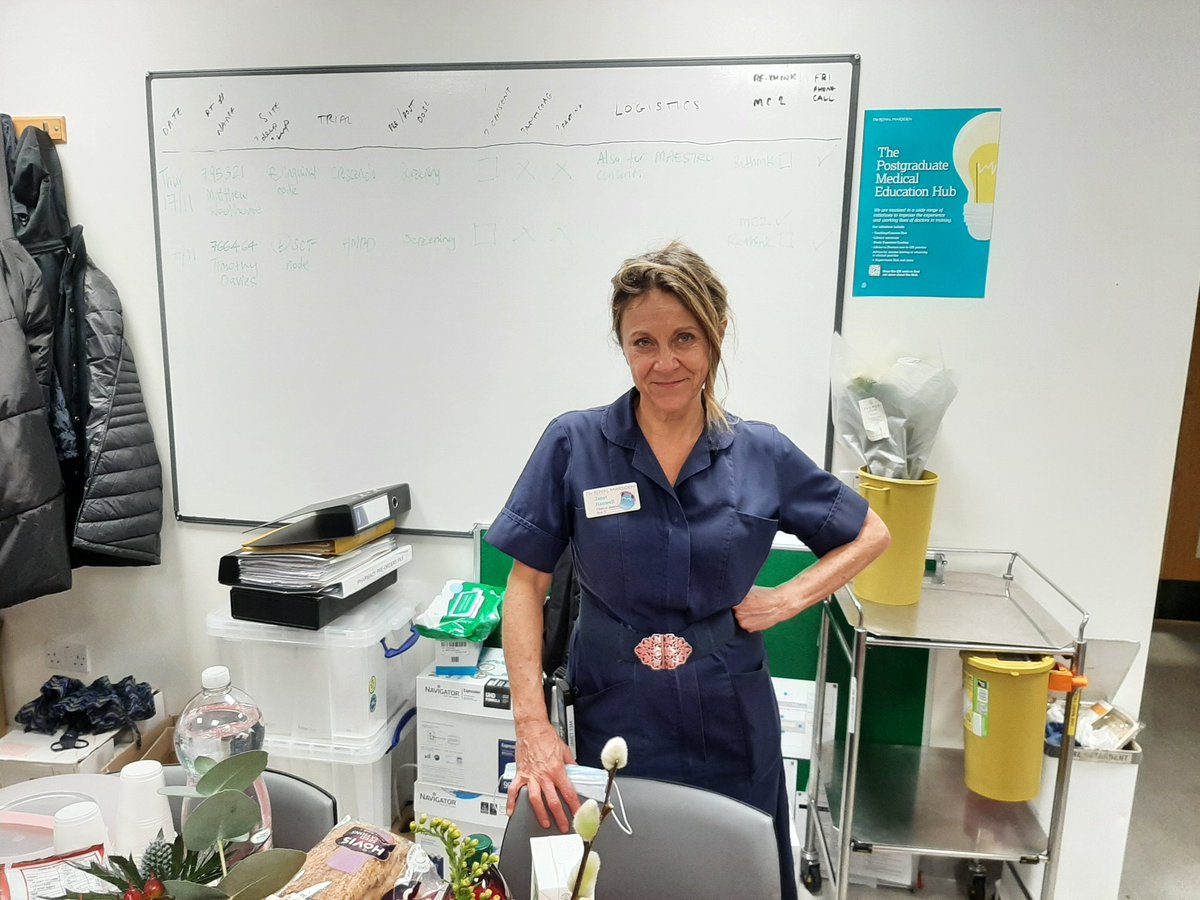 udai_banerji's tweet photo. #TrueOncologyLegend Janet Hanwell 33 years as cancer nurse, retires today. As a phase I nurse has seen temozolamide, raltitrexed, imatinib, everolimus, abiraterone and multiple PD-1's make it. @royalmarsdenNHS @ICR_London @CR_UK @cancerBRC https://t.co/mPGQRjl7cX