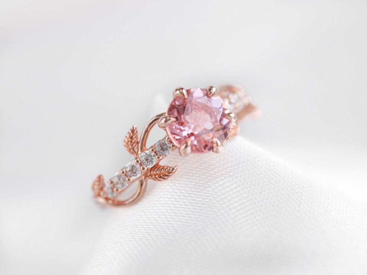 We love Pink💖 , This pink tourmaline ring with a unique leaf design and main stone with come certificate. Perfect!

#Tourmarinejewelry #pinkstonering #pinktourmarine #tourmarinejewelry #tourmarineengagementring #daintyflowerring #artnouveaujewelry #flowerring #flowerjewelry
