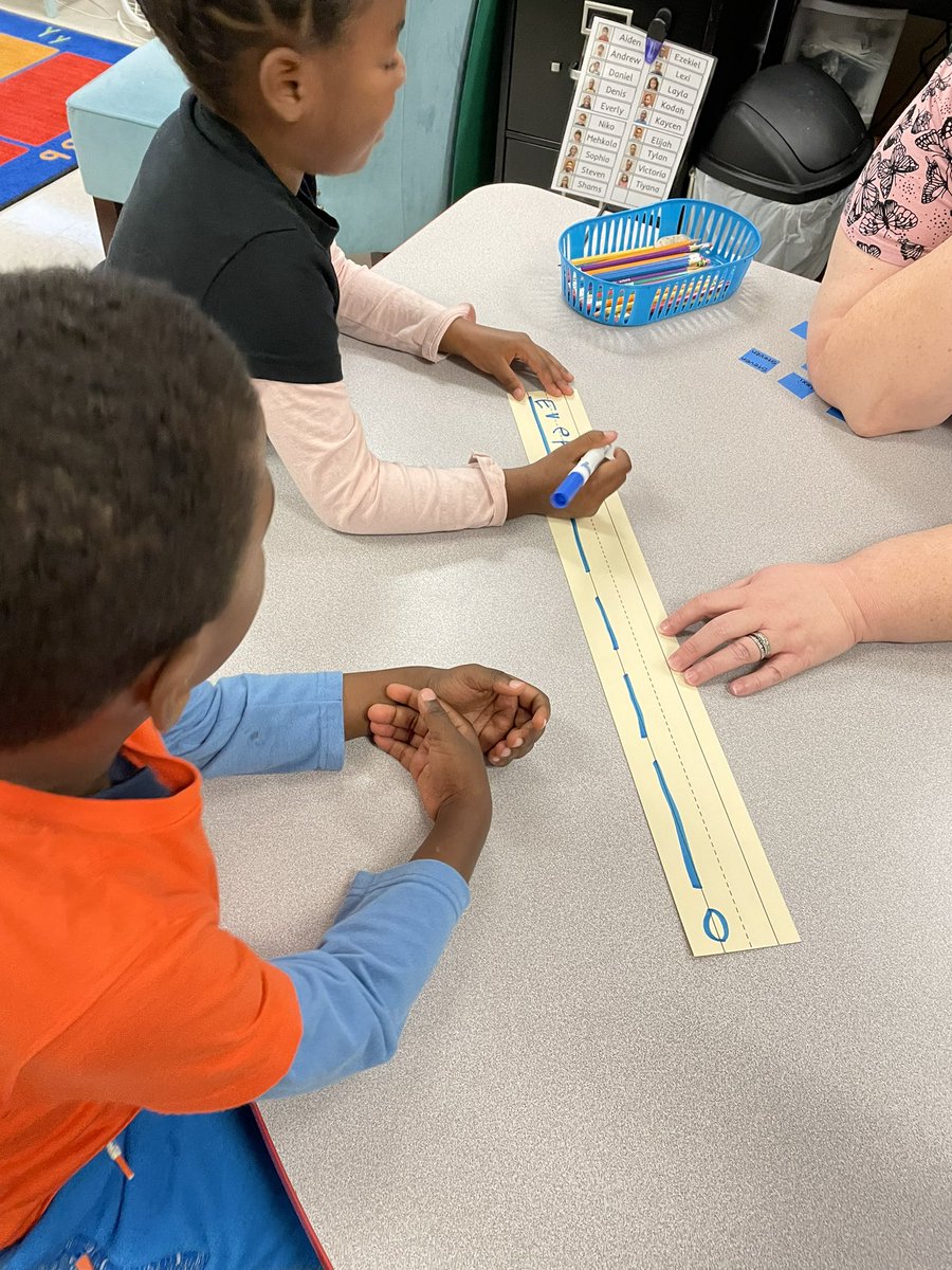PraisyThomas2's tweet photo. Observing small groups in pre-k! Thanks for letting us observe @sarasimmm https://t.co/QvawKbJek9
