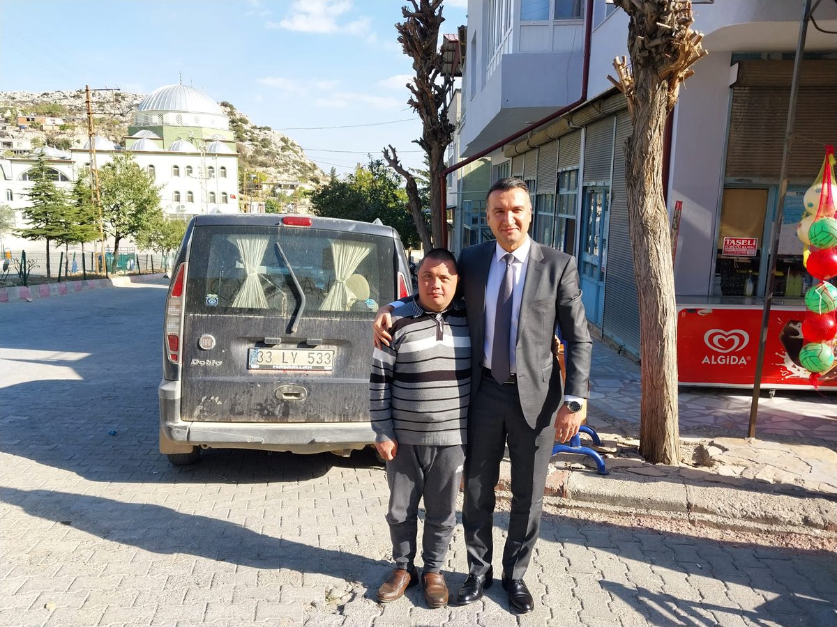 Kuskan Mahallemizde yüreği güzel insan İlker kardeşimle.