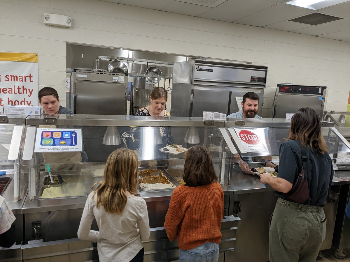 Mrs. Kickert (Claxton 2nd Grade Teacher) tweet media