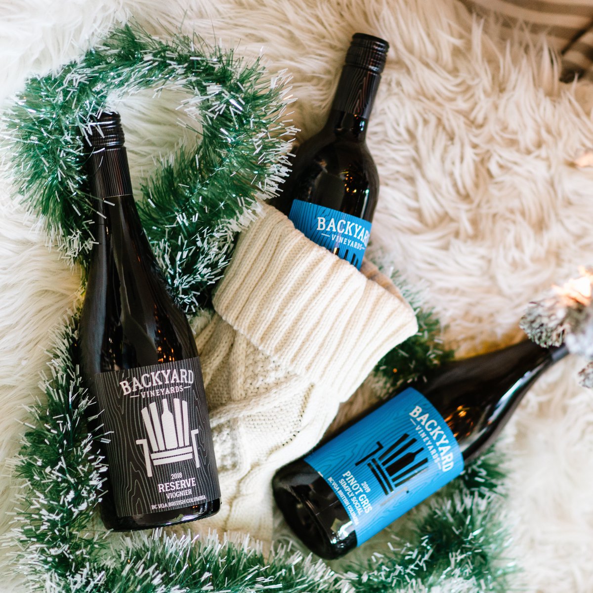 Our carefully curated Christmas packs are now available for your one-stop holiday shopping! Check out the selection when you visit the winery or head to backyardvineyards.ca/site/shop-wine…! 🍷🛍