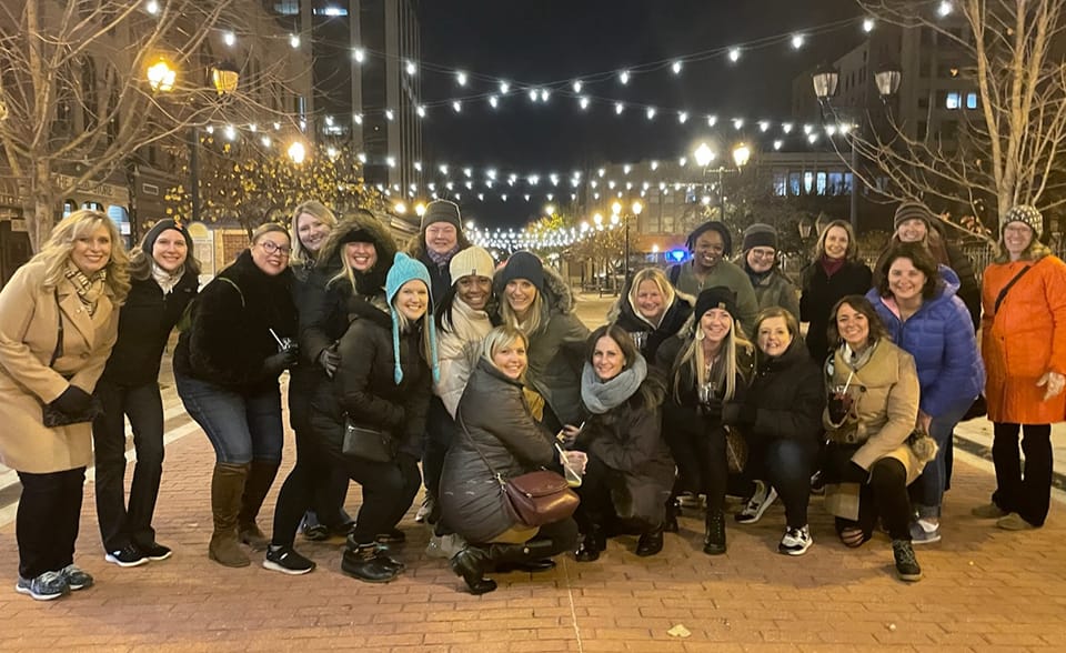 leadershipil's tweet photo. The Class of 2022 is in Springfield for Power of Government. This group shot was from last night in the Old Capitol Plaza before the Lincoln Ghost Tour! Looks like everyone is staying warm! #LeadershipIL https://t.co/V9aSIQkhRR