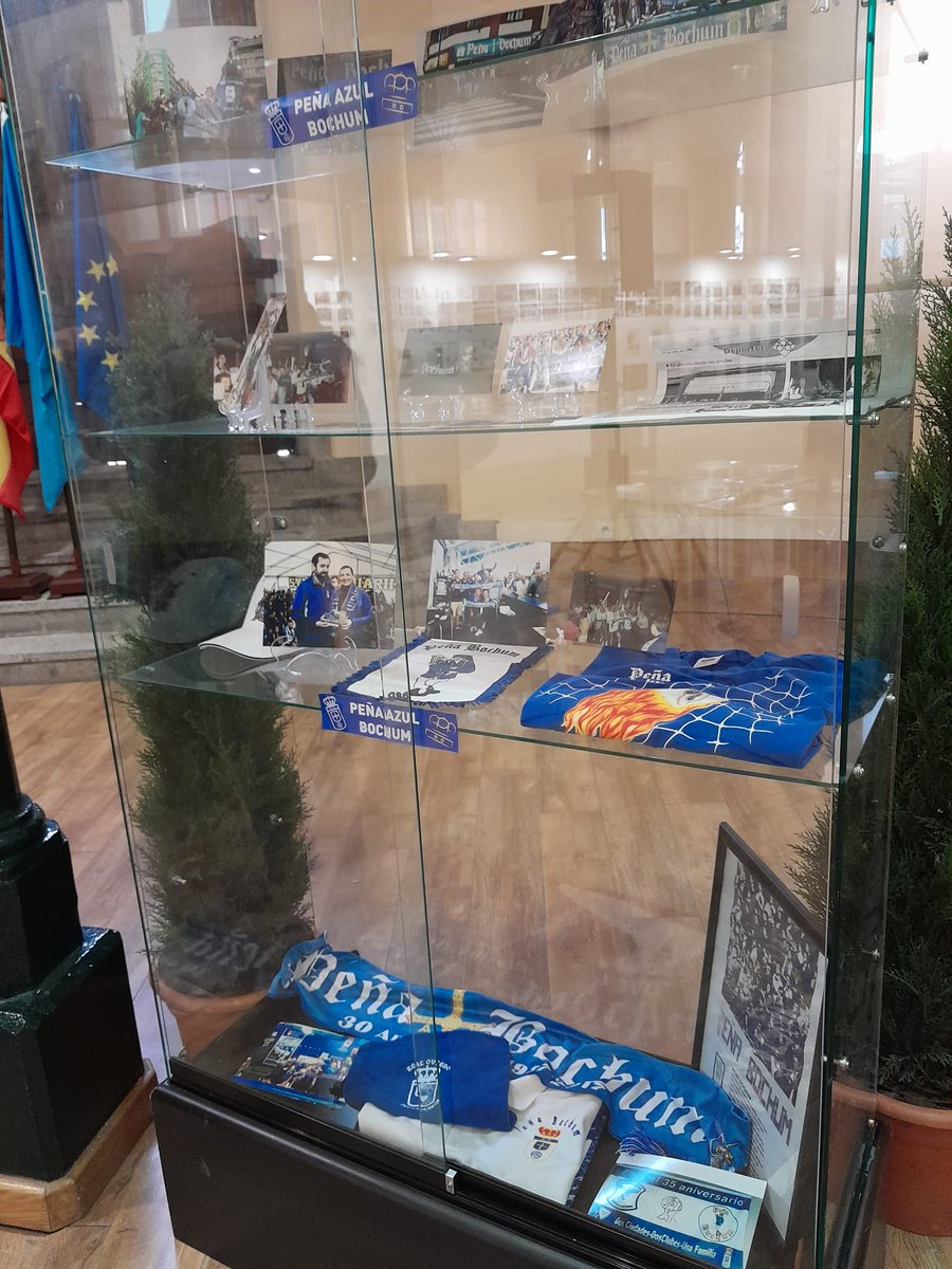 Acompañamos a <a href="/APARO_ROCF/">APARO</a> y peñas oviedistas, en la inauguración de la exposición del 50º Aniversario de las peñas azules <a href="/APARO_ROCF/">APARO</a> a la que hemos aportado un cachin de nuestro caminar junto al <a href="/RealOviedo/">Real Oviedo</a>