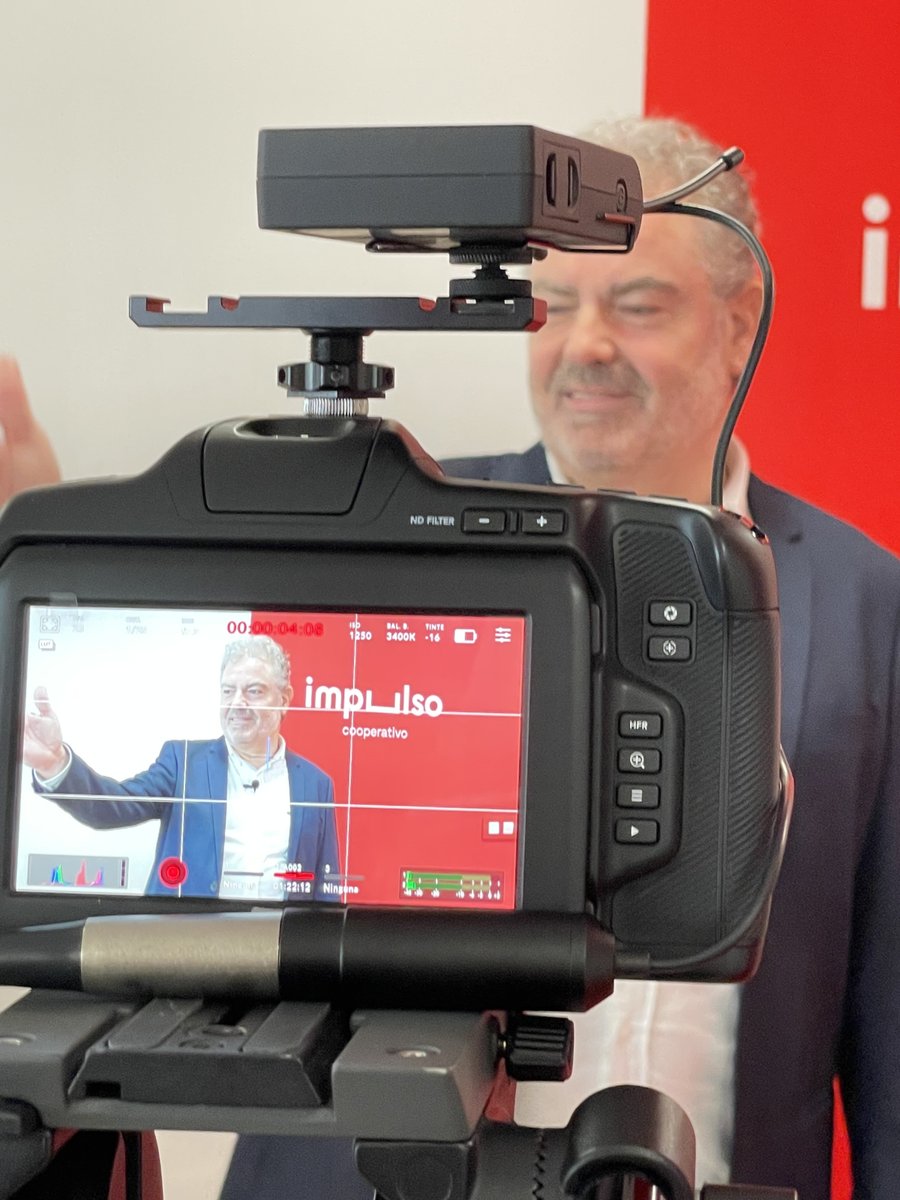 impulso_coop's tweet photo. 🎬Preparando el lanzamiento de nuestro próximo spot.
con MakinAcción en pleno rodaje 💖
Coming soon!
#kitdigital #ayudaskitdigital #agentesdigitalizadores #subvenciones #alicante #valencia #CastillaLaMancha #petrer #impulsocooperativo #fondoperdido #sopt https://t.co/iWzY6hlFx7