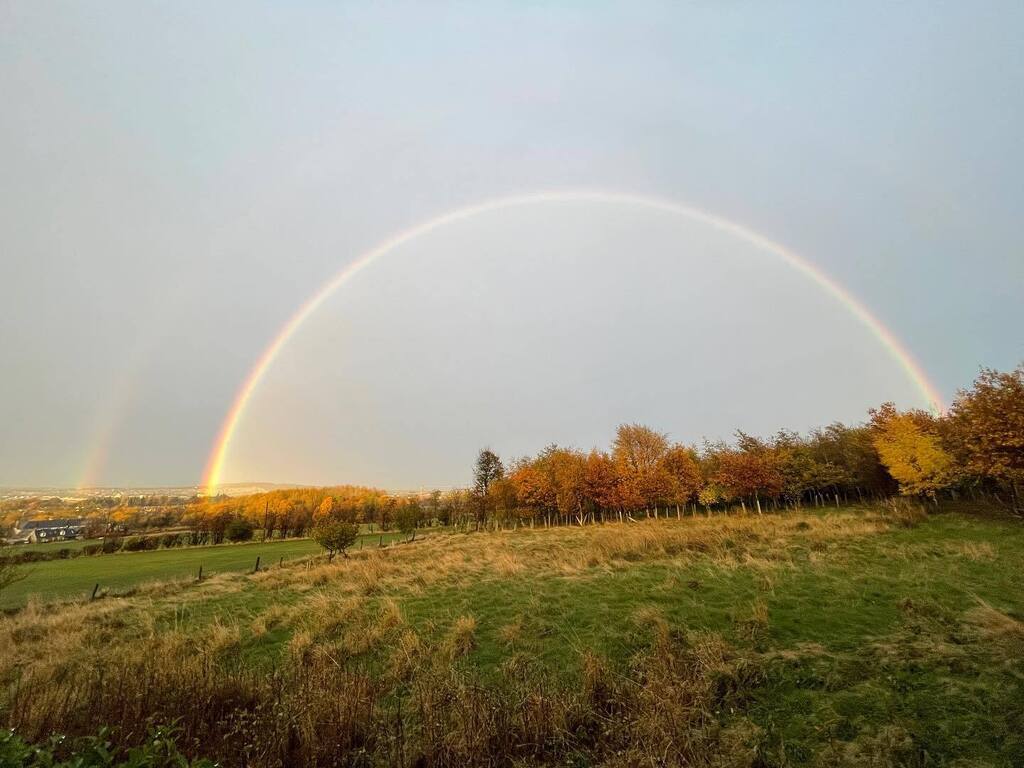 graemedinburgh's tweet photo. Dreich day just got hijacked by this beauty #rainbow https://t.co/5lZnFIfRl7 https://t.co/XDLsS9zIIM