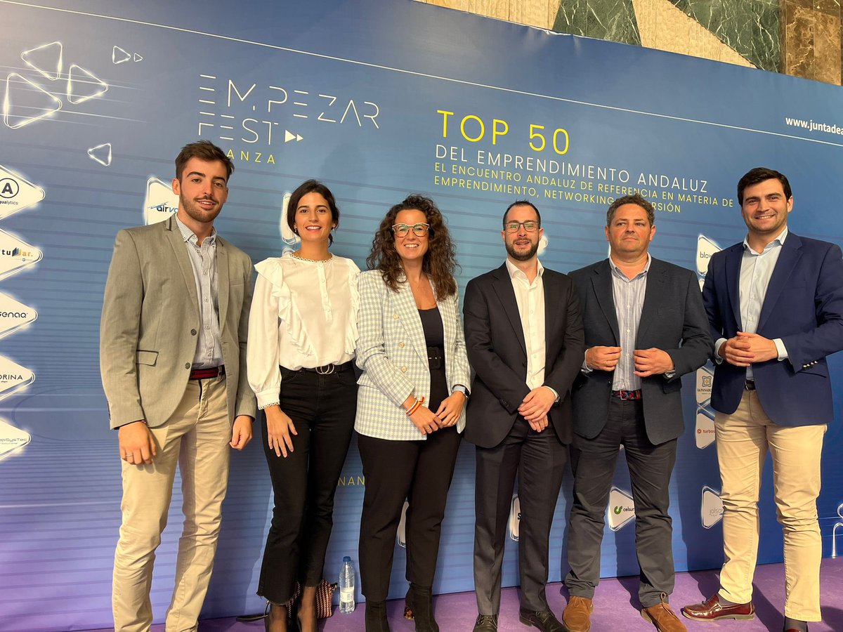 anagonzalez710's tweet photo. Hoy he asistido a #EmpezarFest organizado por @aemprende donde se ha reconocido la labor de los TOP50 del emprendimiento andaluz 💚

🔝 Un evento para el emprendimiento, networking, inversión y mucho más aprendizaje.

👏🏼¡Enhorabuena a los finalistas de #Jaén!

#EmpezarAND https://t.co/UAMSBjEh1x