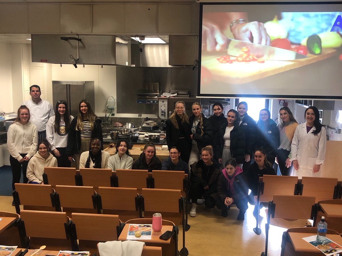 Huge thank you to <a href="/UlrichHoeche/">Ulrich Hoeche</a> who demonstrated inexpensive meal prep to <a href="/ATUBScNutrition/">ATU BSc Public Health Nutrition</a> students. 
Ulrich cooked roasted tomato and white bean soup, chermoula aubergine with bulgur &amp; yogurt, mango coconut chia pudding &amp; berries with natural yoghurt and crunch <a href="/ATU_GalwayCity/">ATU Galway City</a>