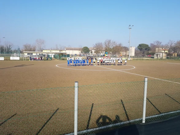 NuovaScintilla's tweet image. 15/11/22.#VoltodiRosolina.La giunta Grossato parteciperà al bando della #Cariparo"WorkinSport-strutture sporitve 2022"per dare nuova vita alla piastra polivalente del #centrosportivo di via Moro:spesa di 91000€(70000 per sicurezza e 21000 per pavimentazione e viale per disabili)