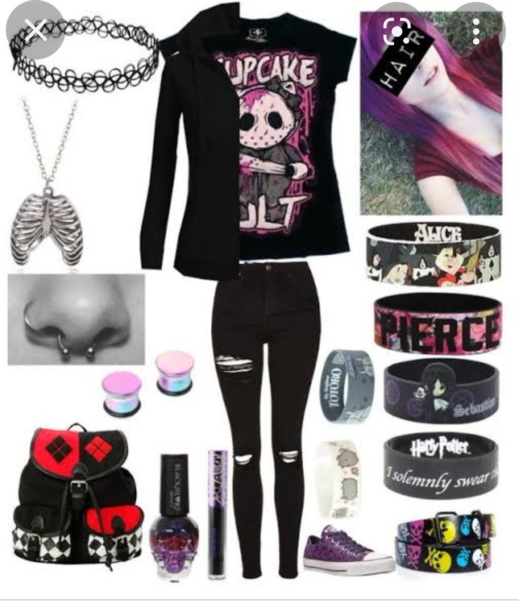 Guietika's tweet photo. Ya listo el outfit emo para ver a mi poderosa banda favorita de adolescencia. My Chemical Romance en #CoronaCapital 🖤
#PoderosoExplosivo https://t.co/YVOmnEEG9V