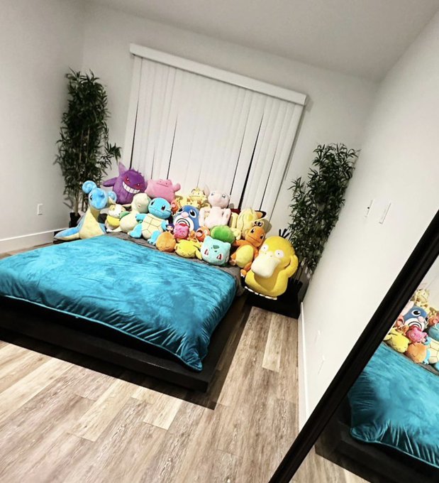 But who cares nbd I want more&hellip; 😍 #PokemonScarlet #PokemonViolet https://t.co/tLEDPZ8ne3<a href="/tag/pokemonscarlet"class="tags">#PokemonScarlet</a><a href="/tag/pokemonviolet"class="tags"><span>#pokemonviolet</span></a>