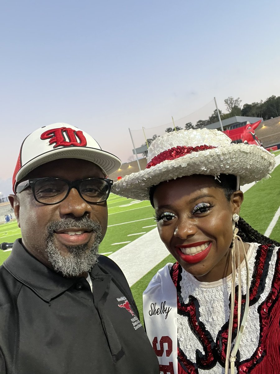 DHS_CTE_Law's tweet photo. A CALL TO ACTION:  I need yals help fam.  Texas Football magazine nominated me amongst other parents in the great state of Texas.

But I need your vote to help me win.  So click the link below 👇🏽 👇🏽👇🏽👇🏽 We can do this!!

Thanks in advance 🙏🏾

https://t.co/ca57ELGasC https://t.co/GbV5IokGwk