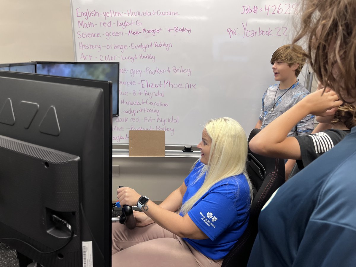 GulfShoresMS's tweet photo. Ms. Weaver's STEM/Tech class has been busy setting up and learning how to use the new STEMPilot flight simulator. Students have been learning about flying through this new program and got to test out their knowledge on their first simulation flight. #gsmsYNWA https://t.co/tdkWvr5sXG
