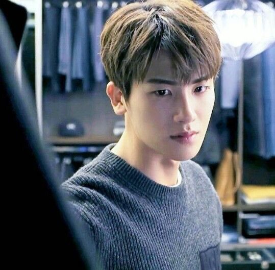 squarerootof2w1's tweet photo. Minmin, please don’t leave @netflix  , we will never get tired of rewatching you. Netflix, it’s his Birthday today, kindly reconsider. Thank you.
#Happy32ndHyungsikDay
#HappyBirthdayHyungsik
#HappyHyungsikDay
#ParkHyungsik https://t.co/hXWsJTqkgw