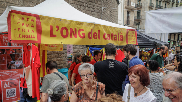 llenguacat_CAT's tweet photo. 👋 Hola! Encetem l'activitat de la delegació territorial de Catalunya de @llenguacat a Twitter.

📢 Seguiu-nos per estar al dia de les novetats i activitats de l’ONG del català al territori!

👉Més a https://t.co/yHSWQlp51T! https://t.co/YJ1pZIp9mK