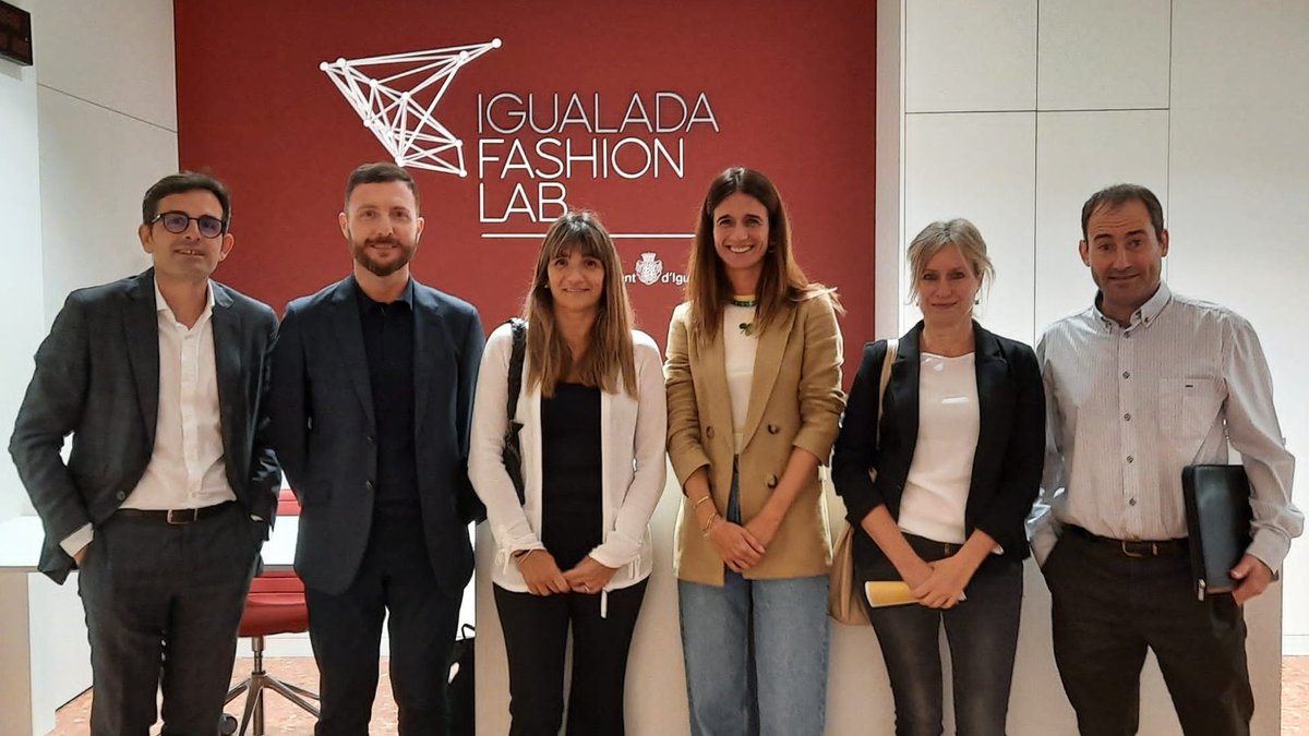LCI_Barcelona's tweet photo. 💼 Nuestra directora Sílvia Viudas se reunió con representantes de #FITEX, el @ClusterLeather y la @Escola_LaGaspar en el @IGDfashionlab.
➡️ El encuentro, al que asistieron @patrilla12 y @Jmarcetermes, refuerza la importancia de la colaboración entre sector público y privado. https://t.co/J7HYXsdX6M