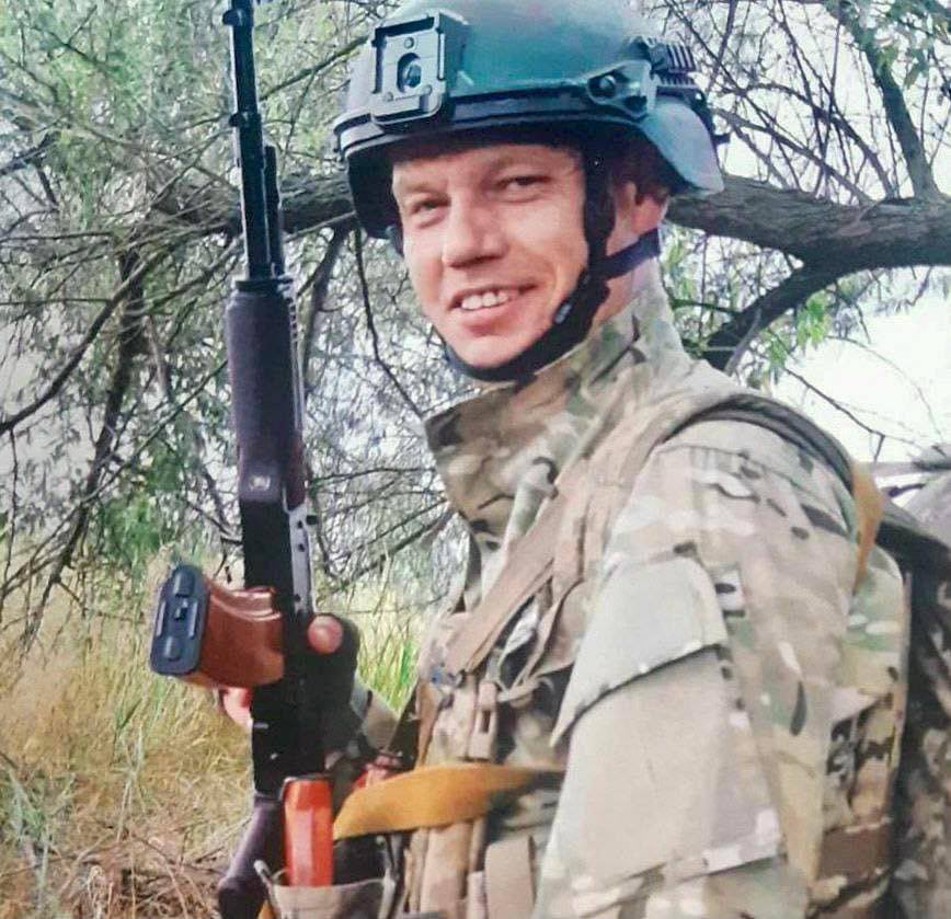 A guy from Bucha, Maksym Kropyva.
Killed in action.
We’ll bury him tomorrow in his hometown.