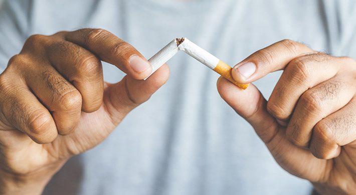 ProProhibir's tweet photo. Además, al prohibir, le quitamos alternativas a los consumidores. La Public Health England sostiene que entre el 65 y 68% de fumadores que usaron vapeadores, calentadores de tabaco y otros métodos para reducir el consumo de nicotina, consiguieron dejar de fumar. [5/6] https://t.co/6yeK5W7iNX