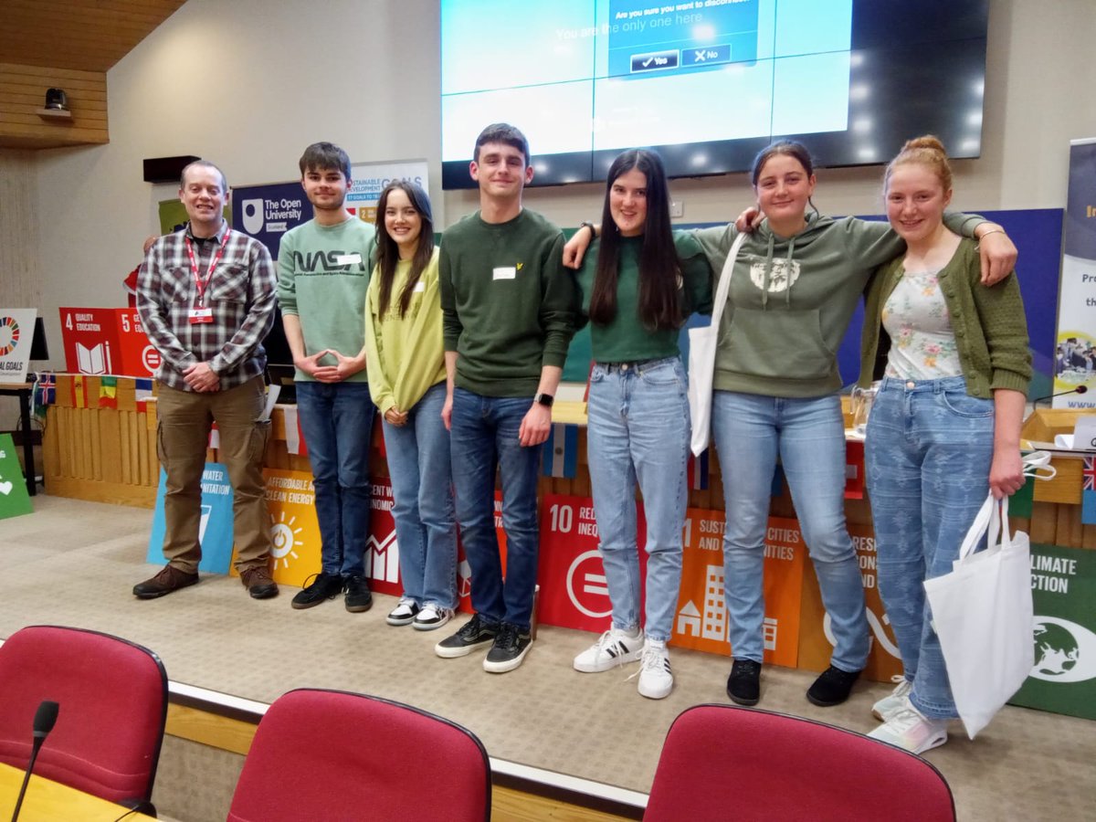 shsheadstudents's tweet photo. MockCop27 in action 🌎
5 countries, 5 organisations, 1 business, and one united goal. 🌍
Thanks to the organisers for a great day and fab experience! :)
#MockCop27 #Cop27 #thisislfs https://t.co/WwVmN3fzJ4