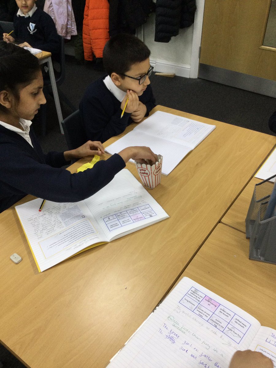 SmithdownPrimY4's tweet photo. We loved using popcorn writing in our English lesson today #smithdownenglish #smithdownwriting https://t.co/poNhwwXm2r