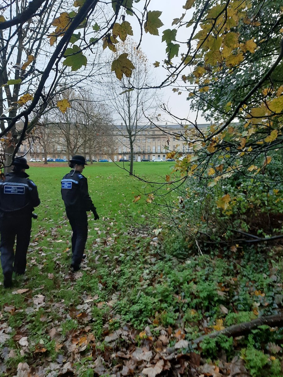 ASPBathNES's tweet photo. Bath NPT Officers conducted several weapon sweeps in the City Centre area this afternoon as part of #OpSceptre, a national campaign tackling Knife Crime. If you have any concerns about an issue in your area, please get in touch.  #OpSceptre #ReducingKnifeCrime #WeaponsSweep https://t.co/OL2YyQJlXm