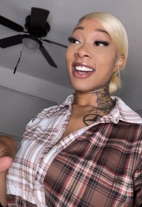 😻 https://t.co/KHTN0TZTvq<a href="/tag/thereallulbenzie"class="tags"><span>#thereallulbenzie</span></a><a href="/tag/lulbenzie"class="tags"><span>#lulbenzie</span></a>