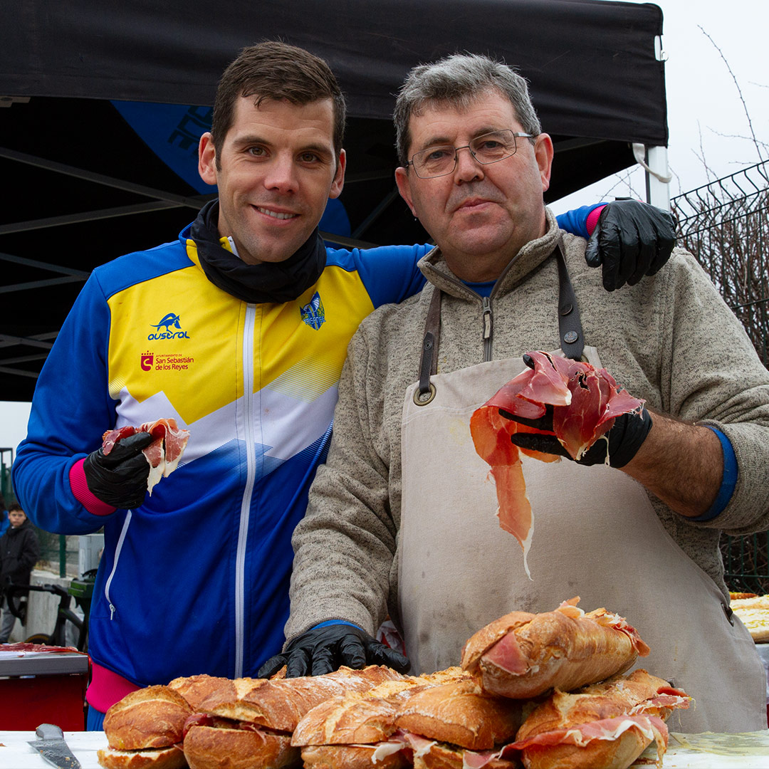 TriatlonSanSe's tweet photo. ¿Sabias que.....?

✅Nuestro Duatlón, volverá a contar con la presencia de #carniceria_orgaz en la Postmeta

 Gracias a ellos tenemos la mejor postmeta que pueda existir *BOCADILLOS DE JAMÓN*

😋 ¿Imaginas cruzar la meta y disfrutar de tú BOCADILLO? https://t.co/4beQx3WLGi