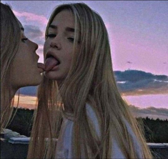 bisexualmeets's tweet photo. People don't become gay, bisexual, pansexual, transexual. People just fall in love with another person.
#trans #transgirl #mtf #lingerie #lingeriesexy #canadiangirl #fur #furcoat #furqueen #foxfurjacket #lesbian #LGBT #les #TWT https://t.co/dOpN0lSdph