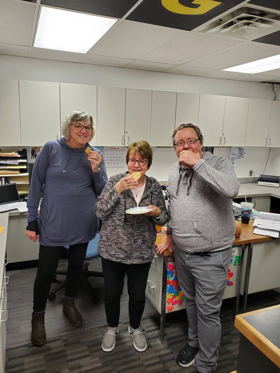Thank you to Hills Bank for bringing us Cookies &amp; More today! #cookies4teachers