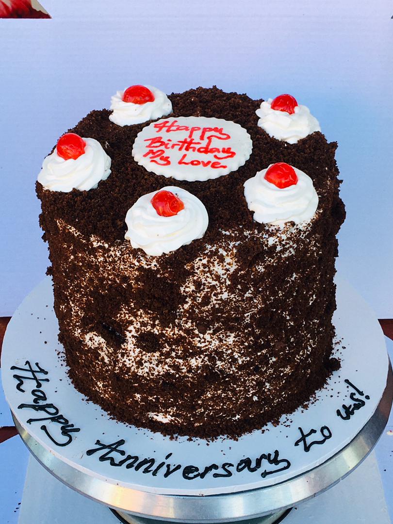 A special cake for a special day🎂🎂

Call or Whatsapp <a href="/olivia_darius/">Olivia Darius</a> on 
+256752398333 for orders and delivery
#DCakeFairy