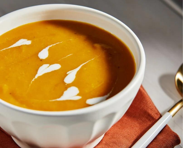 Ellie_Krieger's tweet photo. This stunning, aromatic #butternutquash and pear soup is as nourishing as it is tasty. The sweet, earthy duo simmers w/ onion in a savory broth spiked with a zing of #ginger & turmeric. It's pureed until creamy and served with a swirl of yogurt. https://t.co/S8EoOJuN1L #fallsoups https://t.co/QWCIXDm5K9