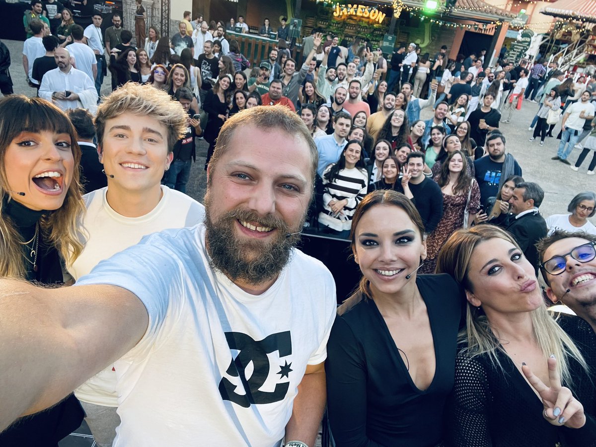 lupeag25's tweet photo. 20 años después por fin llegó ❤️ https://t.co/QFcA4O9Aa2