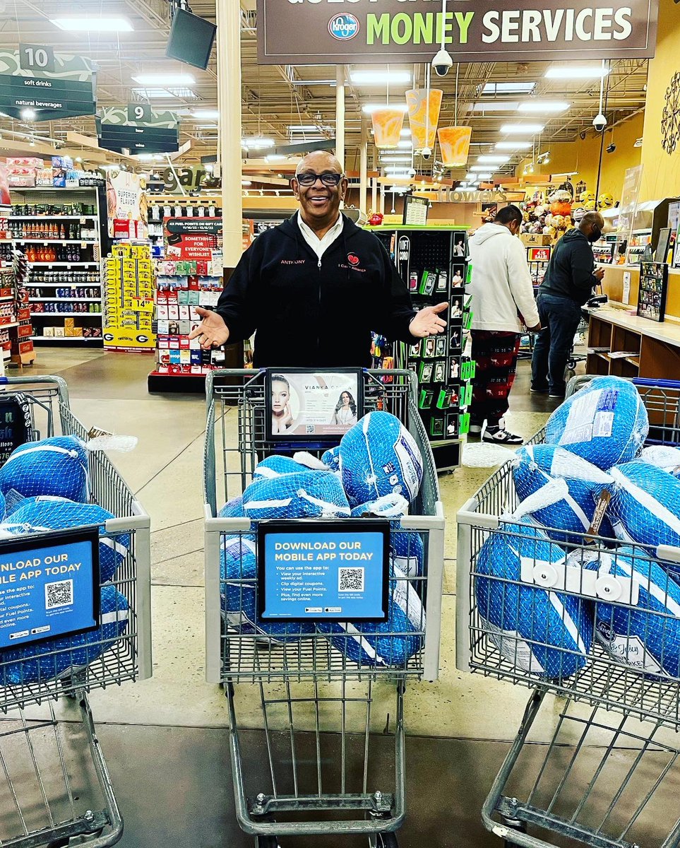 ICareAtlanta's tweet image. Good afternoon family and friends, today we went shopping at Kroger’s thanks to Manuela (Manny) as some of you know her. She raised over $400 and we add that to what we had and we able to buy 50 turkeys to be giving out to families in need this Friday. Thank you all.