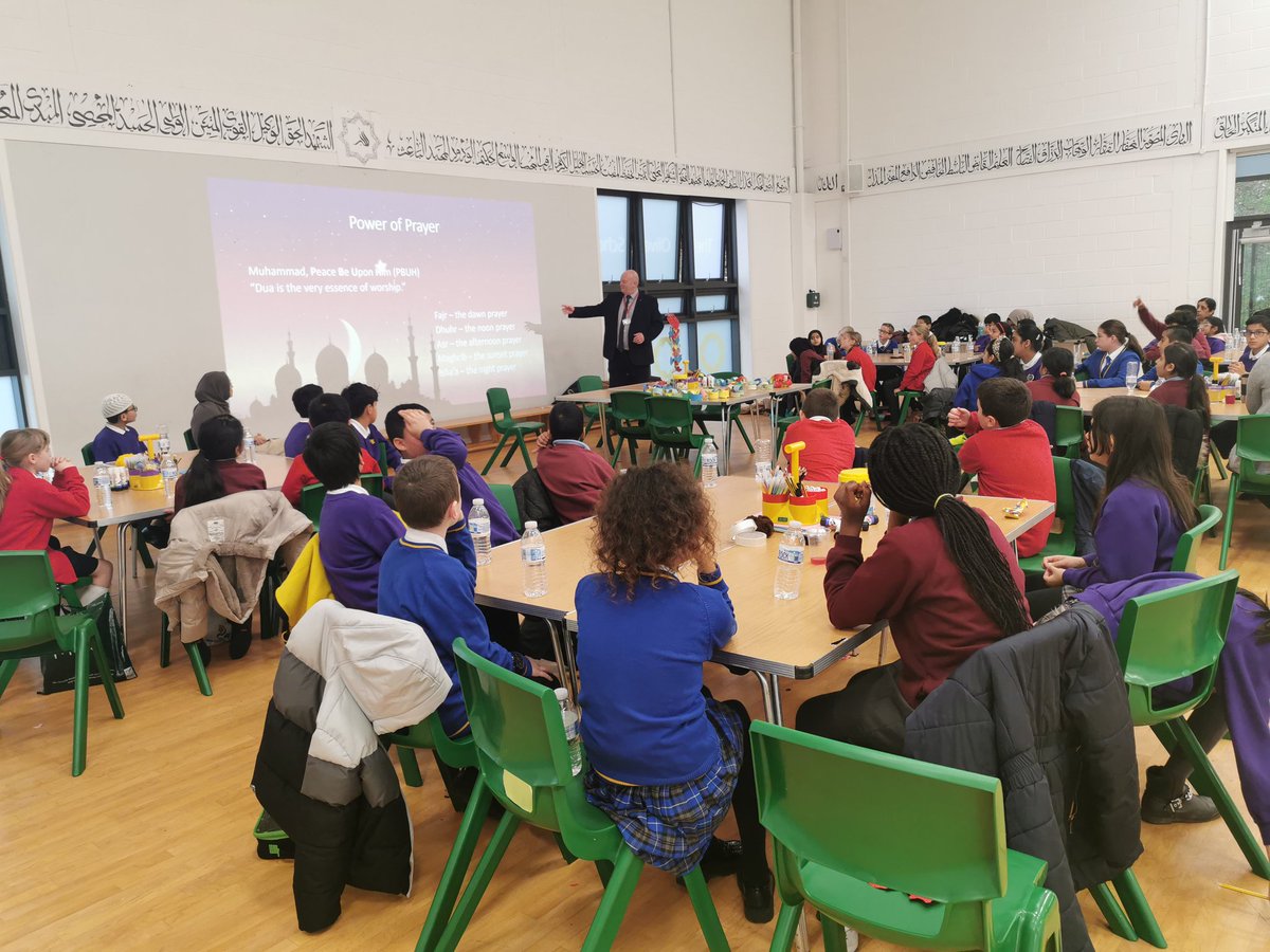 olive_bburn's tweet photo. The power of prayer was discussed and shared as part of celebrating the #InterFaithWeek event.
#prayer
#Respect
#similaritiesanddifferences
#WeAreStar https://t.co/EDTaJLjo5W